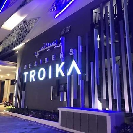 コタバルPanglima Troika Residensiアパートメント エクステリア 写真