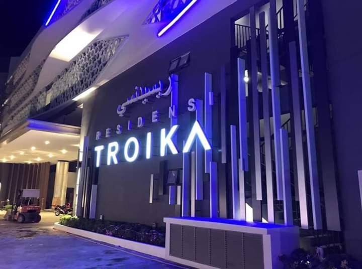 コタバルPanglima Troika Residensiアパートメント エクステリア 写真
